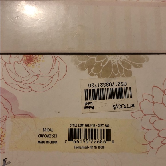 Bridal Shower Cupcake Liners & Toppers. BNWT - Picture 2 of 3